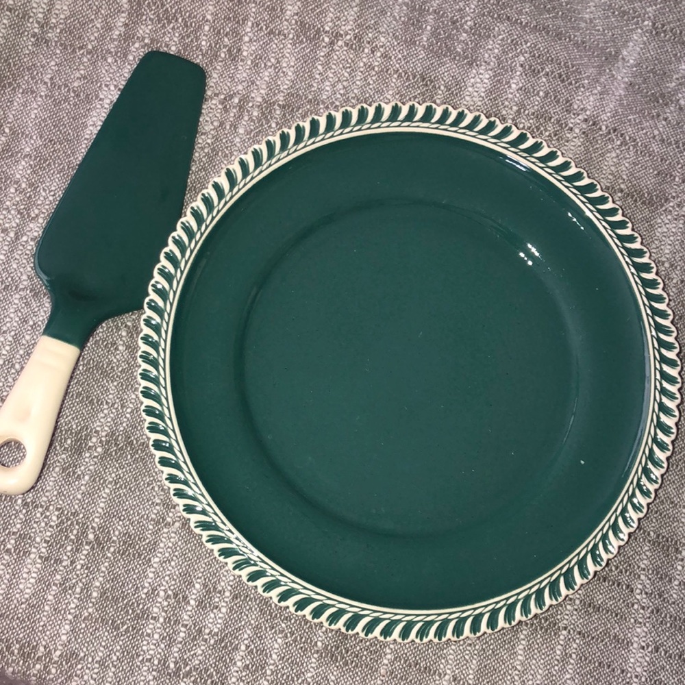 Harkerware cake plate and server spatula
